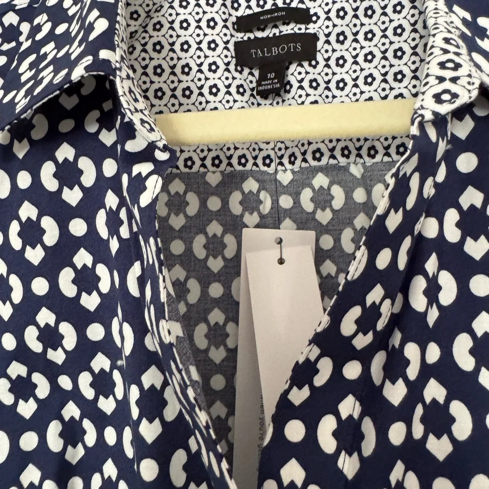 Talbots Blue and white Sleeveless Button Down Shirt - non iron - Picture 5 of 9
